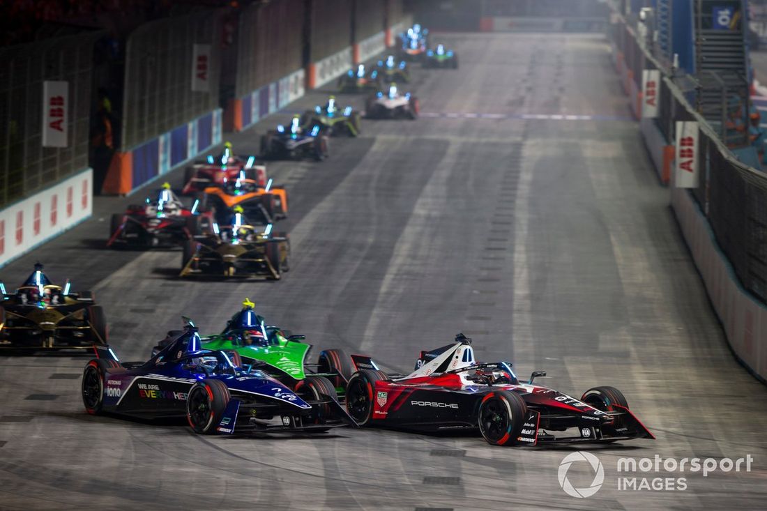 Pascal Wehrlein, Porsche, Porsche 99X Electric Gen3 lucha con 7