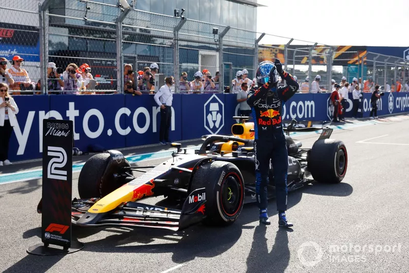 Max Verstappen, Red Bull Racing, 2e position, arrive au Parc Ferme