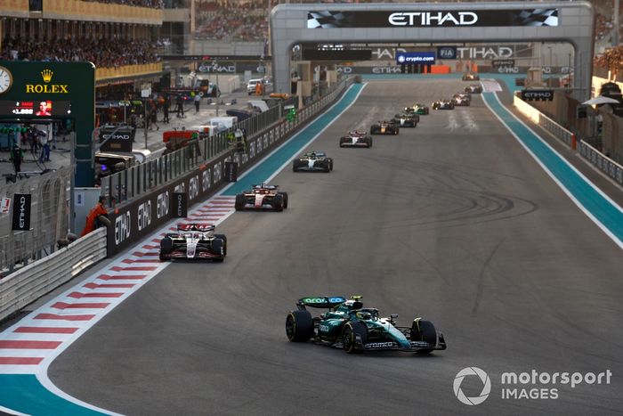 Fernando Alonso, Aston Martin AMR24, Kevin Magnussen, Haas VF-24, Charles Leclerc, Ferrari SF-24