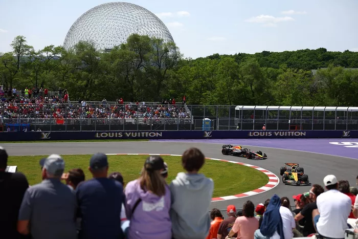 Lando Norris, McLaren, Yuki Tsunoda, Red Bull Racing
