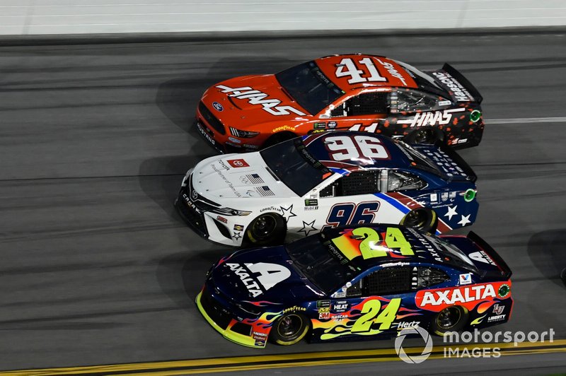 3-Wide-Racing zwischen Chevrolet, Ford und Toyota: William Byron, Hendrick Motorsports, Chevrolet Camaro Axalta, Parker Kligerman, Gaunt Brothers Racing, Toyota Camry Gaunt Brothers Racing / Toyota, Daniel Suarez, Stewart-Haas Racing, Ford Mustang Haas Automation