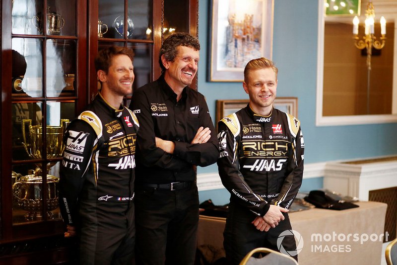 Romain Grosjean, Haas F1 Team, Guenther Steiner, Team Principal, Haas F1, Kevin Magnussen, Haas F1 Team
