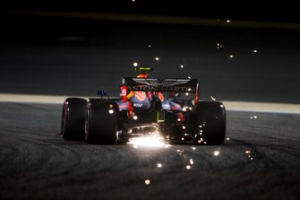 Vonken bij Pierre Gasly, Red Bull Racing RB15