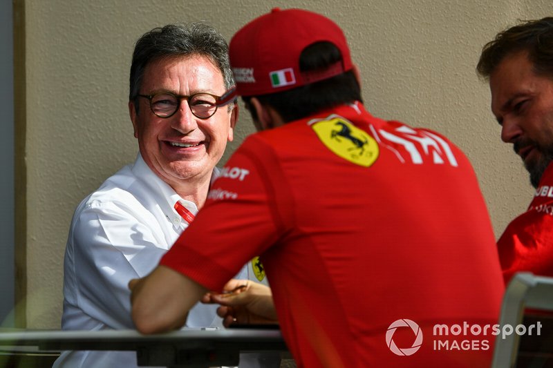 Louis C. Camilleri, CEO, Ferrari, con Charles Leclerc, Ferrari
