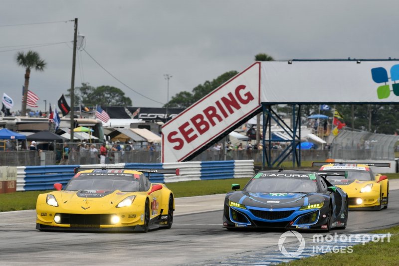 #86 Meyer Shank Racing w/ Curb-Agajanian Acura NSX GT3, GTD: Mario Farnbacher, Trent Hindman, Justin Marks, #4 Corvette Racing Corvette C7.R, GTLM: Oliver Gavin, Tommy Milner, Marcel Fassler