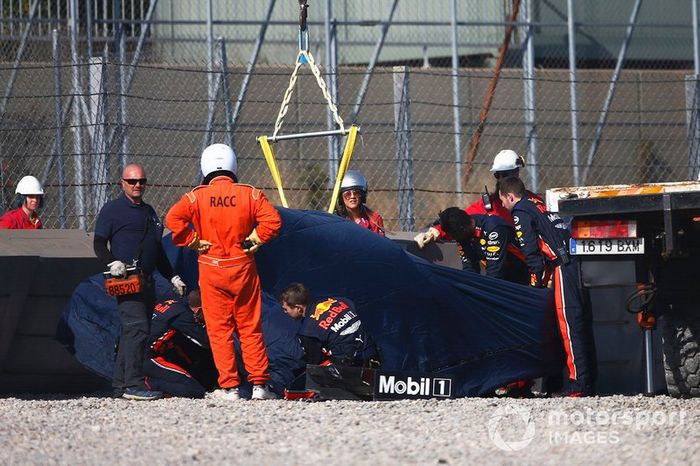 El coche accidentado de Pierre Gasly, Red Bull Racing RB15
