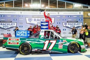 Race winner Ryan Preece, Team DGR, Ford F-150 Hunt Brothers Pizza