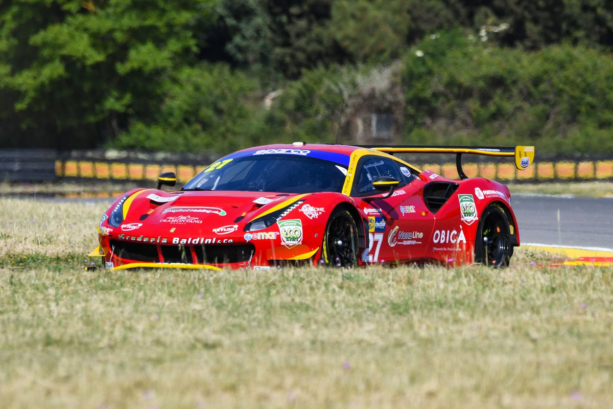 #27 Scuderia Baldini, Ferrari 488 GT3 Evo: Giancarlo Fisichella, Stefano Gai, Daniel Zampieri
