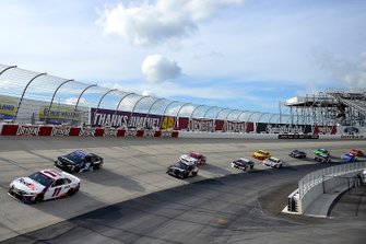 Denny Hamlin, Joe Gibbs Racing, Toyota Camry, Martin Truex Jr., Joe Gibbs Racing, Toyota Camry