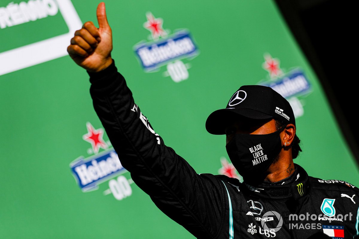Pole man Lewis Hamilton, Mercedes-AMG F1, nel parco chiuso