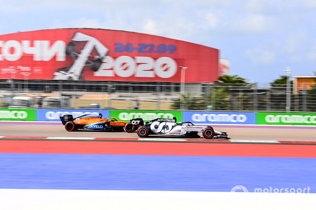 Daniil Kvyat, AlphaTauri AT01, Carlos Sainz Jr., McLaren MCL35