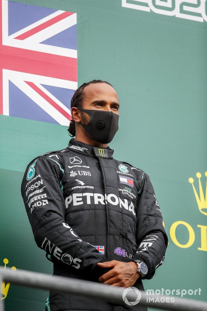 Podio: ganador Lewis Hamilton, Mercedes-AMG F1
