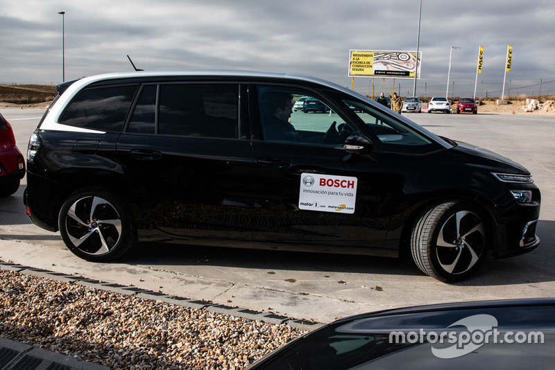 II Curso de Conducción y Nuevas Tecnologías BOSCH - Motor1.com España - Motorsport.com