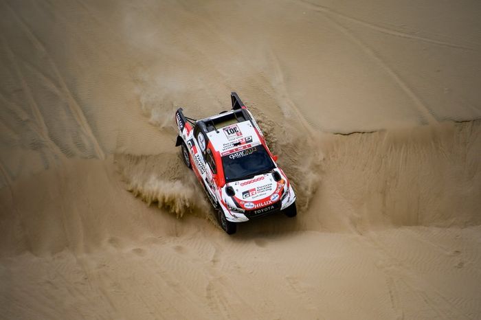 #301 Toyota Gazoo Racing Toyota Hilux: Nasser Al-Attiyah, Matthieu Baumel