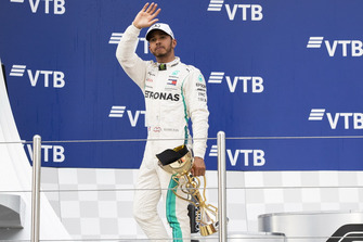 Race winner Lewis Hamilton, Mercedes AMG F1, on the podium