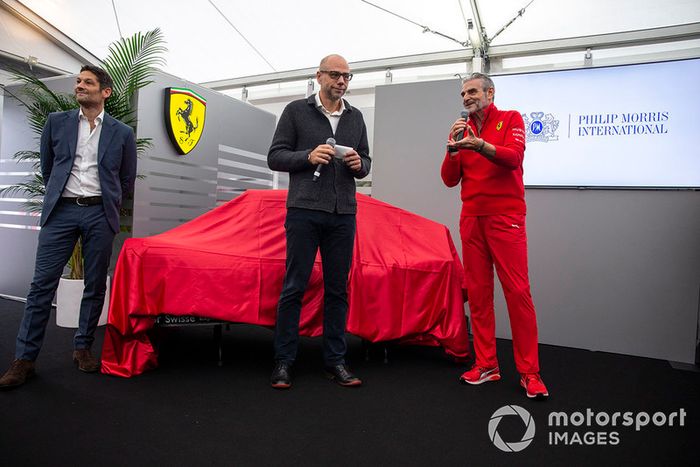 Maurizio Arrivabene, director de Ferrari en la revelación de la nueva decoración de Ferrari