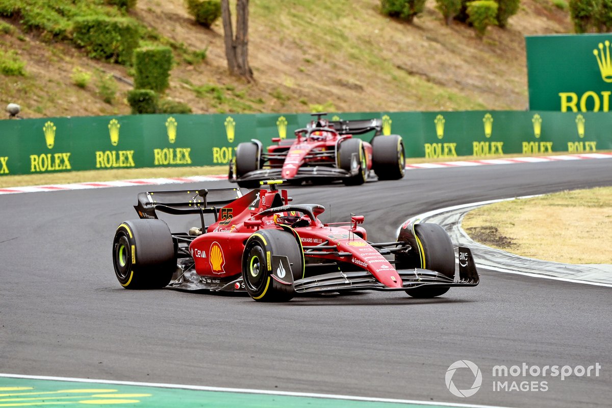 Carlos Sainz, Ferrari F1-75, Charles Leclerc, Ferrari F1-75