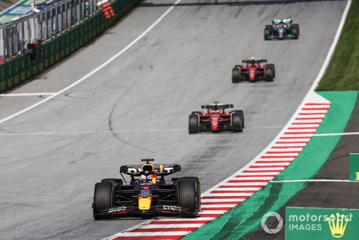 Max Verstappen, Red Bull Racing RB18, Charles Leclerc, Ferrari F1-75, Carlos Sainz, Ferrari F1-75