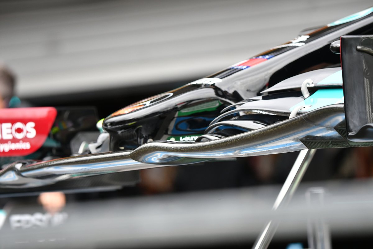 Mercedes W12: Frontflügel