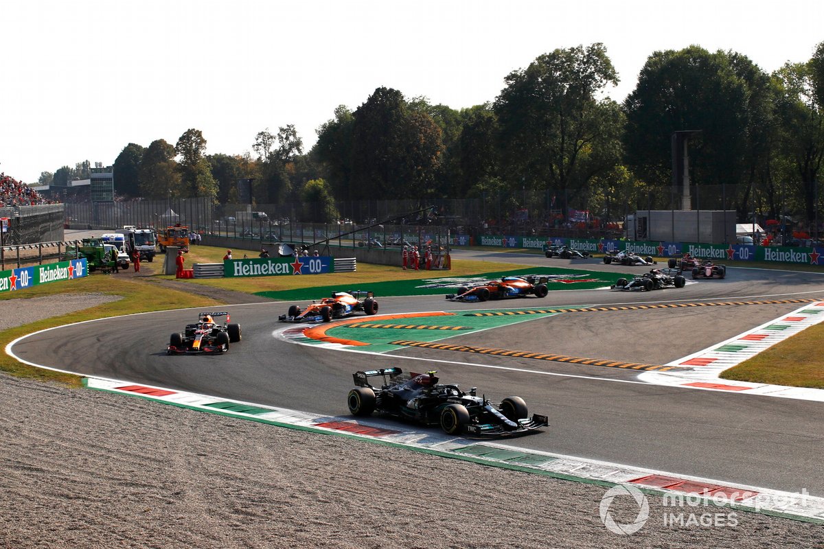 Valtteri Bottas, Mercedes W12, Max Verstappen, Red Bull Racing RB16B, Daniel Ricciardo, McLaren MCL35M