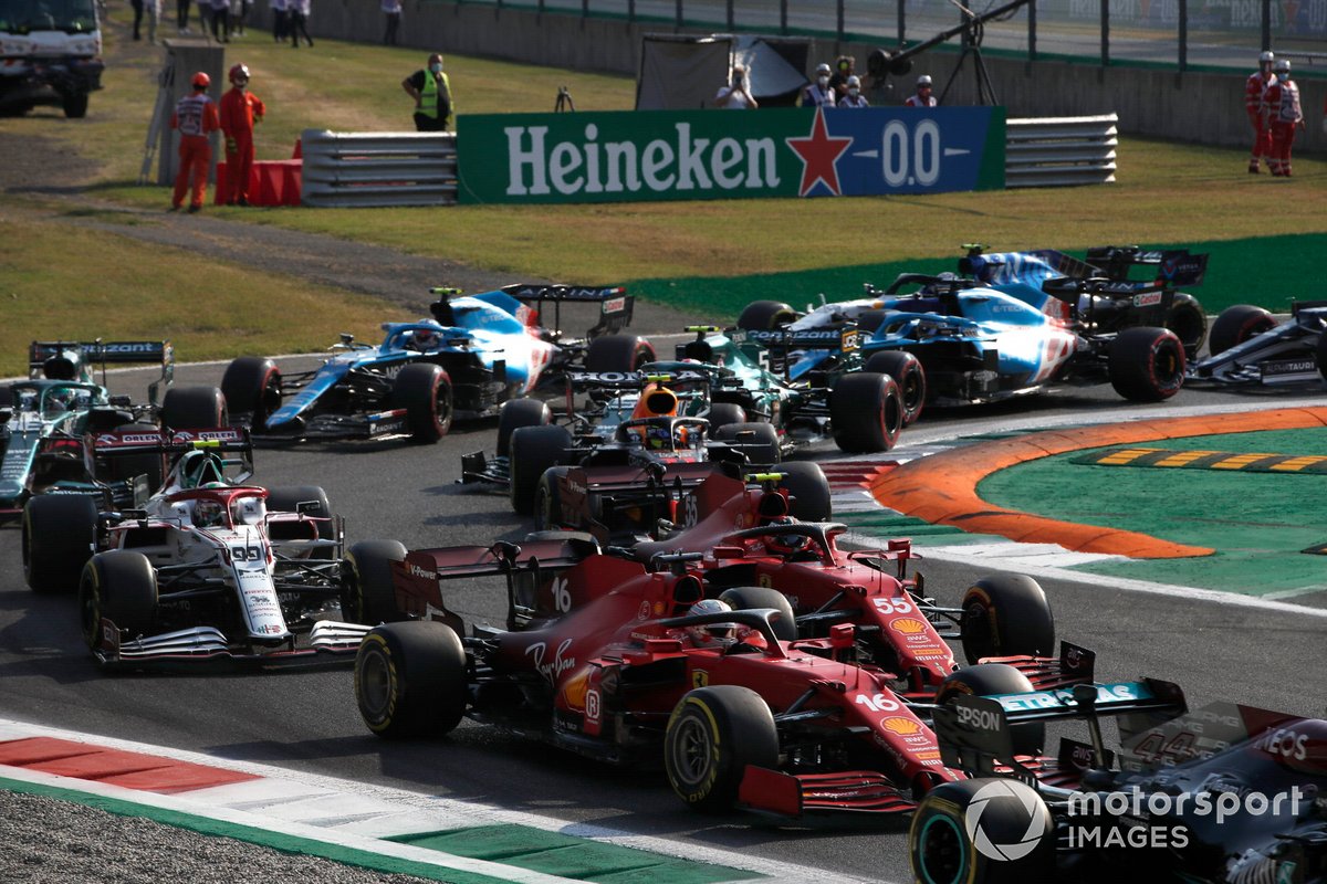 Lewis Hamilton, Mercedes W12, Carlos Sainz Jr, Ferrari SF21, Charles Leclerc, Ferrari SF21, Antonio Giovinazzi, Alfa Romeo Racing C41