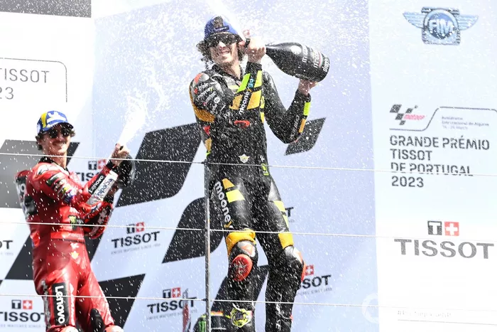 Podio: ganador Francesco Bagnaia, Ducati Team, tercer lugar Marco Bezzecchi, VR46 Racing Team