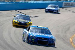 Jimmie Johnson, Hendrick Motorsports Chevrolet y Brad Keselowski, Team Penske Ford