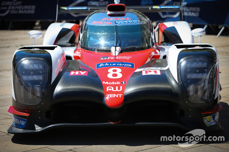 #8 Toyota Gazoo Racing Toyota TS050 Hybrid: Anthony Davidson, Sébastien Buemi, Kazuki Nakajima