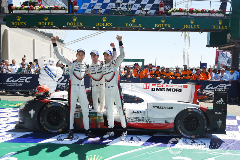 Les vainqueurs, #2 Porsche Team Porsche 919 Hybrid: Timo Bernhard, Earl Bamber, Brendon Hartley