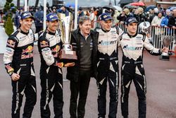 Los ganadores Sébastien Ogier, Julien Ingrassia, M-Sport y el tercero Ott Tänak, Martin Järveoja, M-