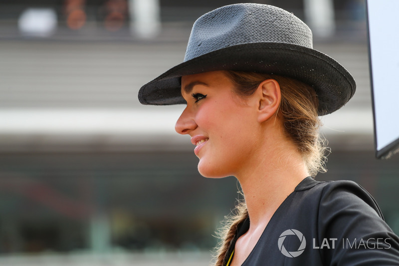 Grid girl
