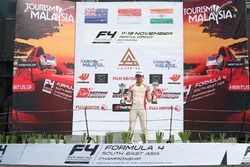 Pemenang Race 4: Presley Martono (INA)
