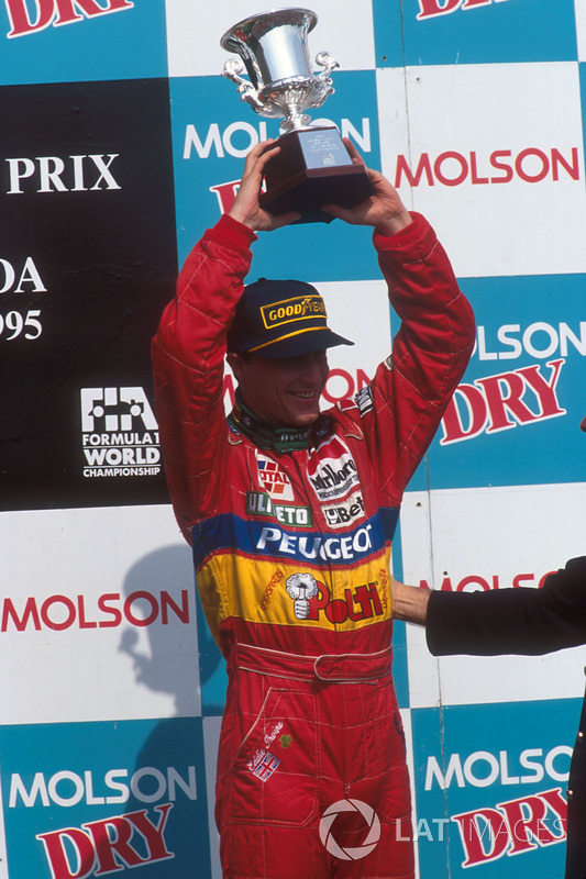 Eddie Irvine, Jordan, no pódio