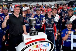 Race winner William Byron, JR Motorsports Chevrolet