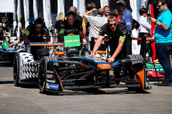 La voiture de Jérôme d'Ambrosio, Dragon Racing