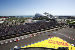 Sebastian Vettel, Ferrari SF70H, Kimi Raikkonen, Ferrari SF70H