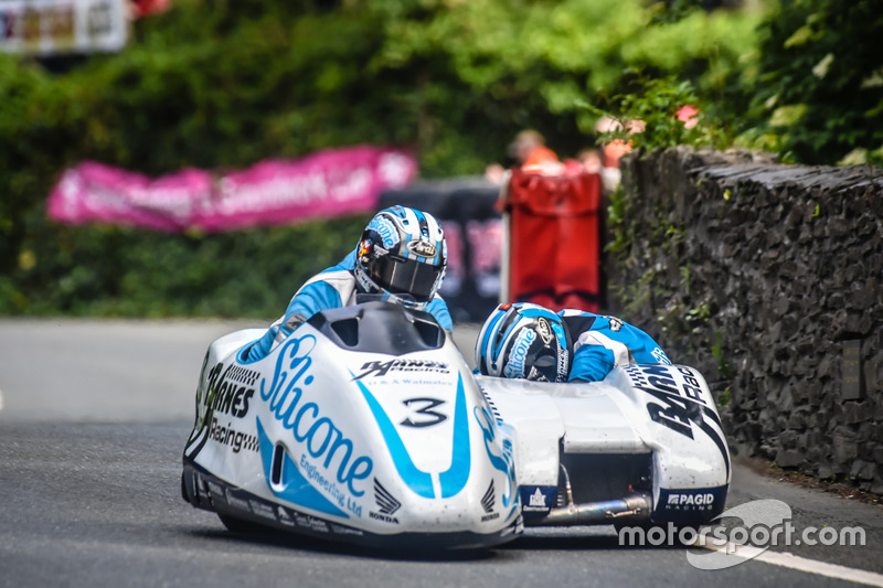 Sidecar TT 2: 2. Platz - John Holden / Lee Cain, Silicone Engineering Barnes Racing