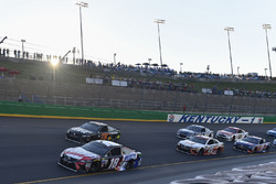Kyle Busch, Joe Gibbs Racing Toyota, Martin Truex Jr., Furniture Row Racing Toyota