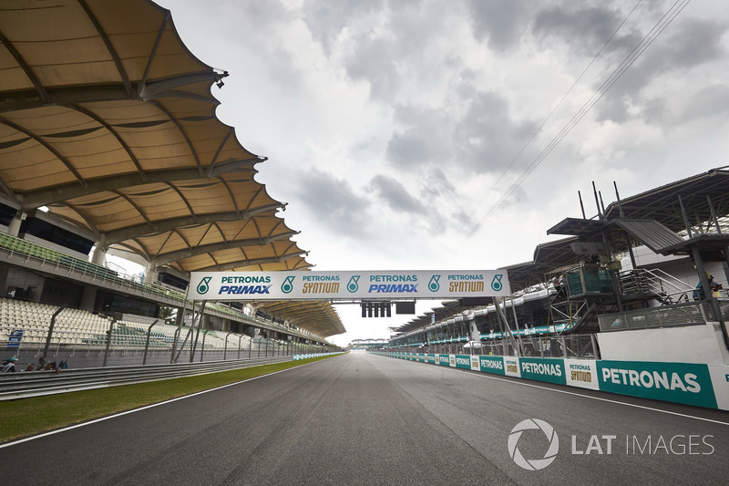 #7 <img class="ms-flag-img ms-flag-img_s1" title="Malaysia" src="https://cdn-0.motorsport.com/static/img/cf/my-3.svg" alt="Malaysia" width="32" /> Sepang - 339,6 km/h