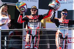 Podium : le deuxième, Chaz Davies, Ducati Team, le troisième, Marco Melandri, Ducati Team