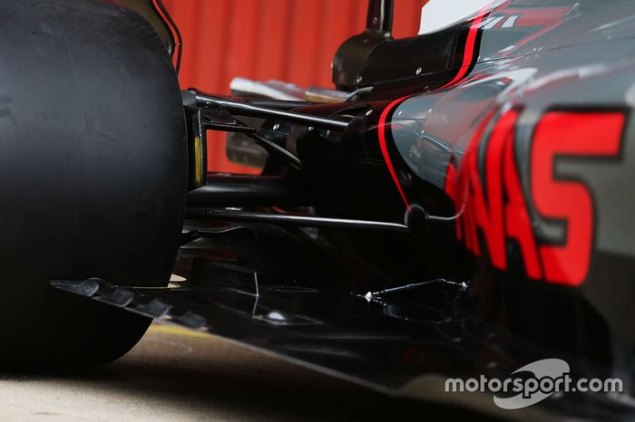 Haas F1 Team VF-17 rear suspension detail