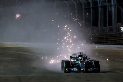 Funkenflug: Lewis Hamilton, Mercedes AMG F1 W08