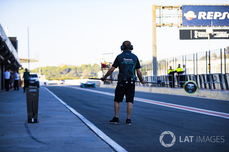 Panasonic Jaguar Racing mechanic