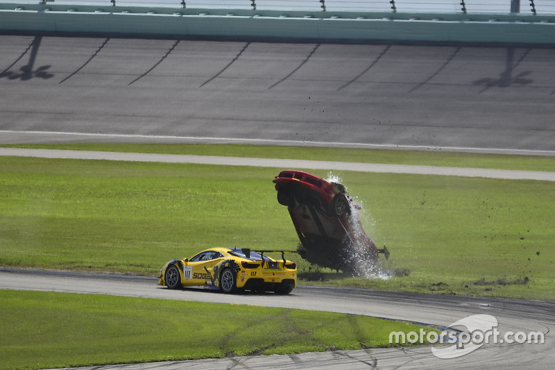 #124 Ferrari of Long Island Ferrari 488 Challenge: Jerome Jacalone, kaza