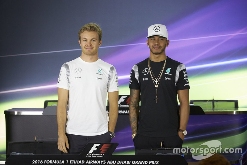 Nico Rosberg, Mercedes AMG F1, Lewis Hamilton, Mercedes AMG F1, tijdens de persconferentie