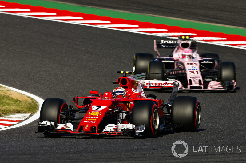 Kimi Raikkonen, Ferrari SF70H, Esteban Ocon, Sahara Force India F1 VJM10