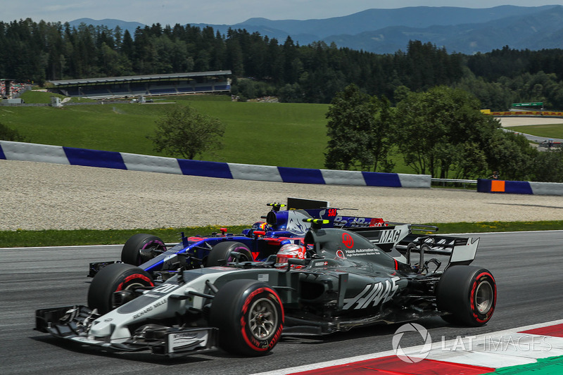 DNF Kevin Magnussen, Haas F1 Team VF-17