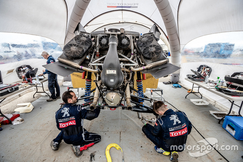 Peugeot Sport mechanics at work