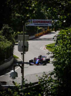 Даниил Квят, Scuderia Toro Rosso STR12