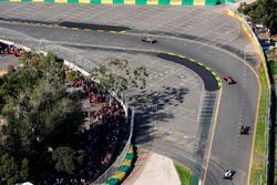 Кевин Магнуссен, Haas F1 VF-17, Стоффель Вандорн, McLaren MCL32, Джолион Палмер, Renault Sport F1 RS